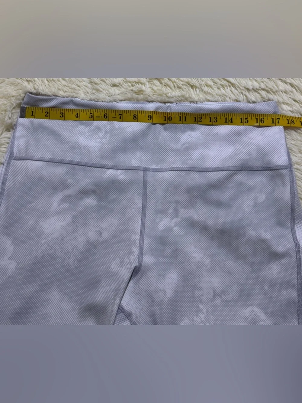 Athleta Salutation Stash Pocket Capri Leggings Light Grey Tie-Dye Print Size 2X - Picture 8 of 13